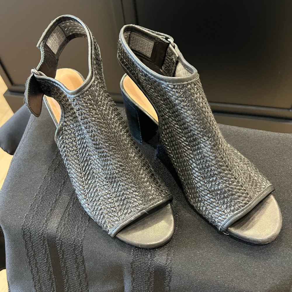 Elegant Black Peep-Toe Women's Shoes